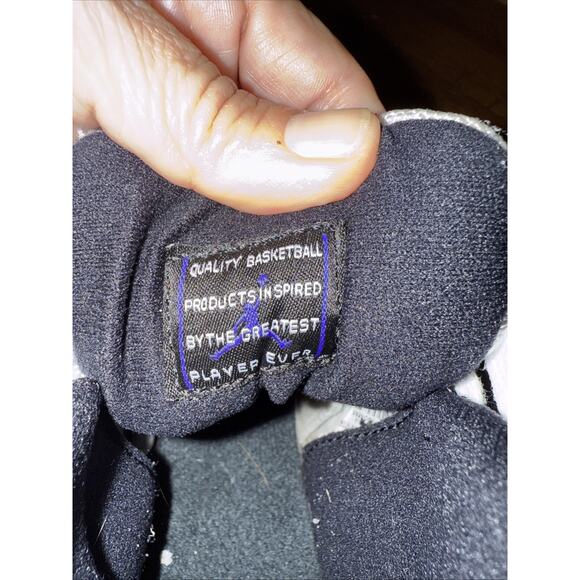 Jordan 11 black/white concord size youth 4Y high top EUC - Picture 7 of 8